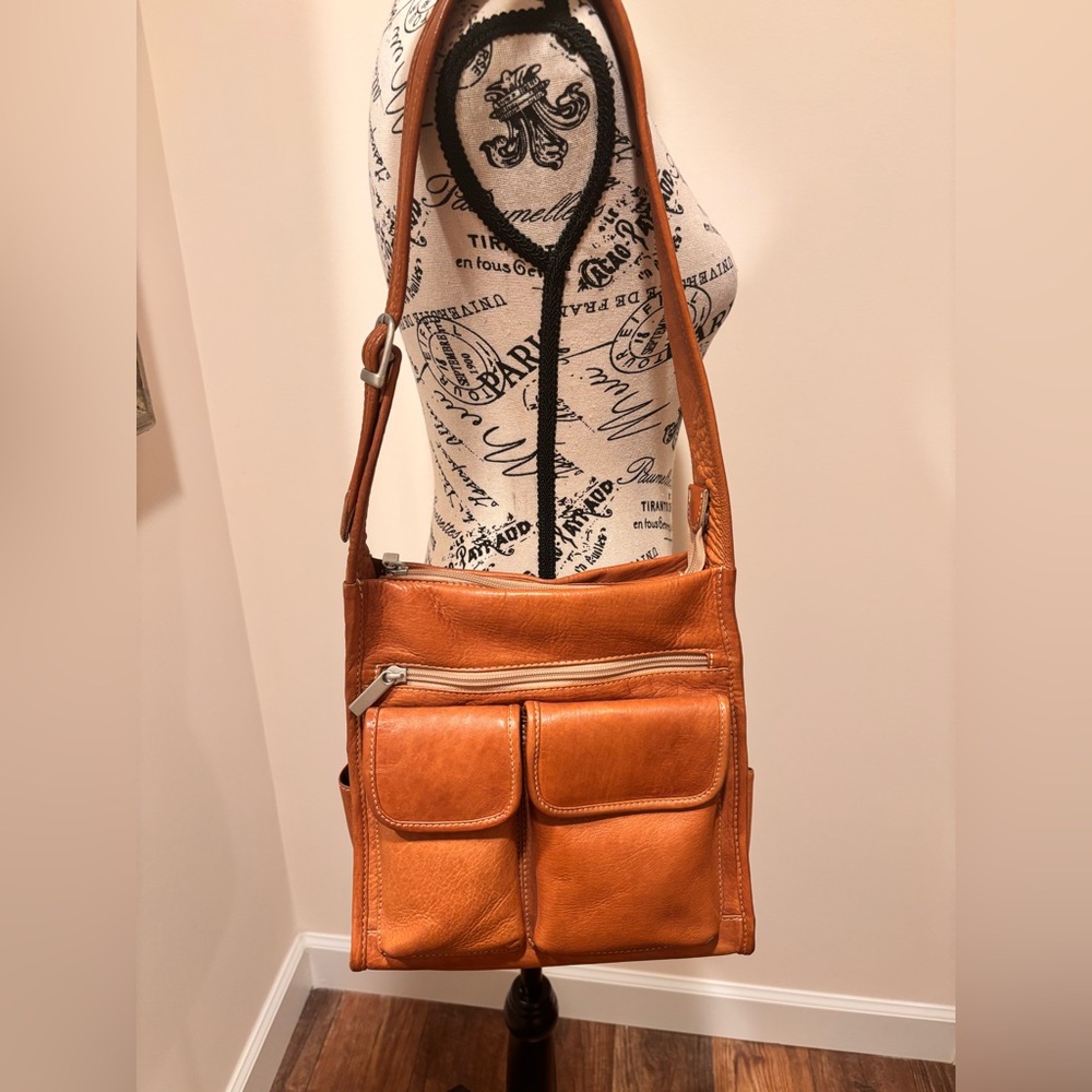 Wilson Cognac Color Leather Hobo Shoulder Bag Vintage